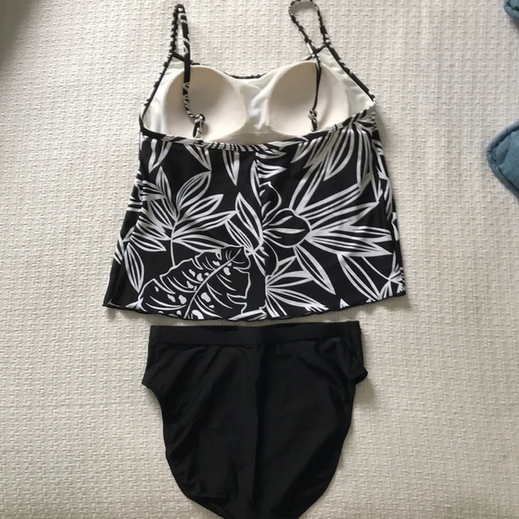 Christina tankini (top and bottom) - Picture 2 of 3